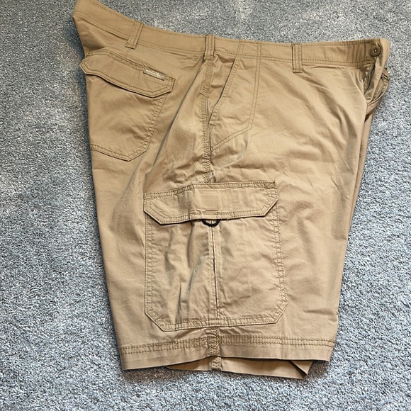 Men’s Lee Extreme Motion khaki Cargo shirt with pockets - Picture 4 of 6